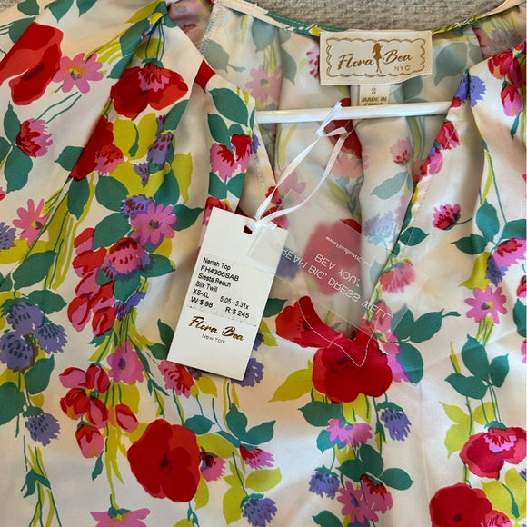 NWT Flora Bea Floral Spring Top - Picture 3 of 5